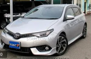 Toyota Auris 2012 Silver
