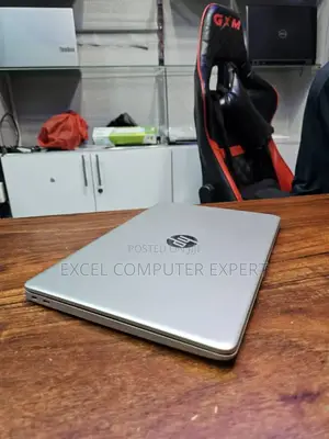 New Laptop HP 14S 8GB Intel Core I7 SSD 256GB