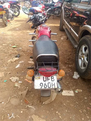 Bajaj Boxer 100 2022 Red