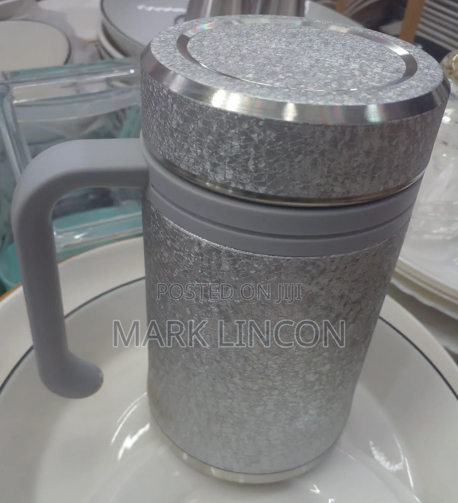 Stainless Steel Insulated Travel Mug With a Tea Infuser