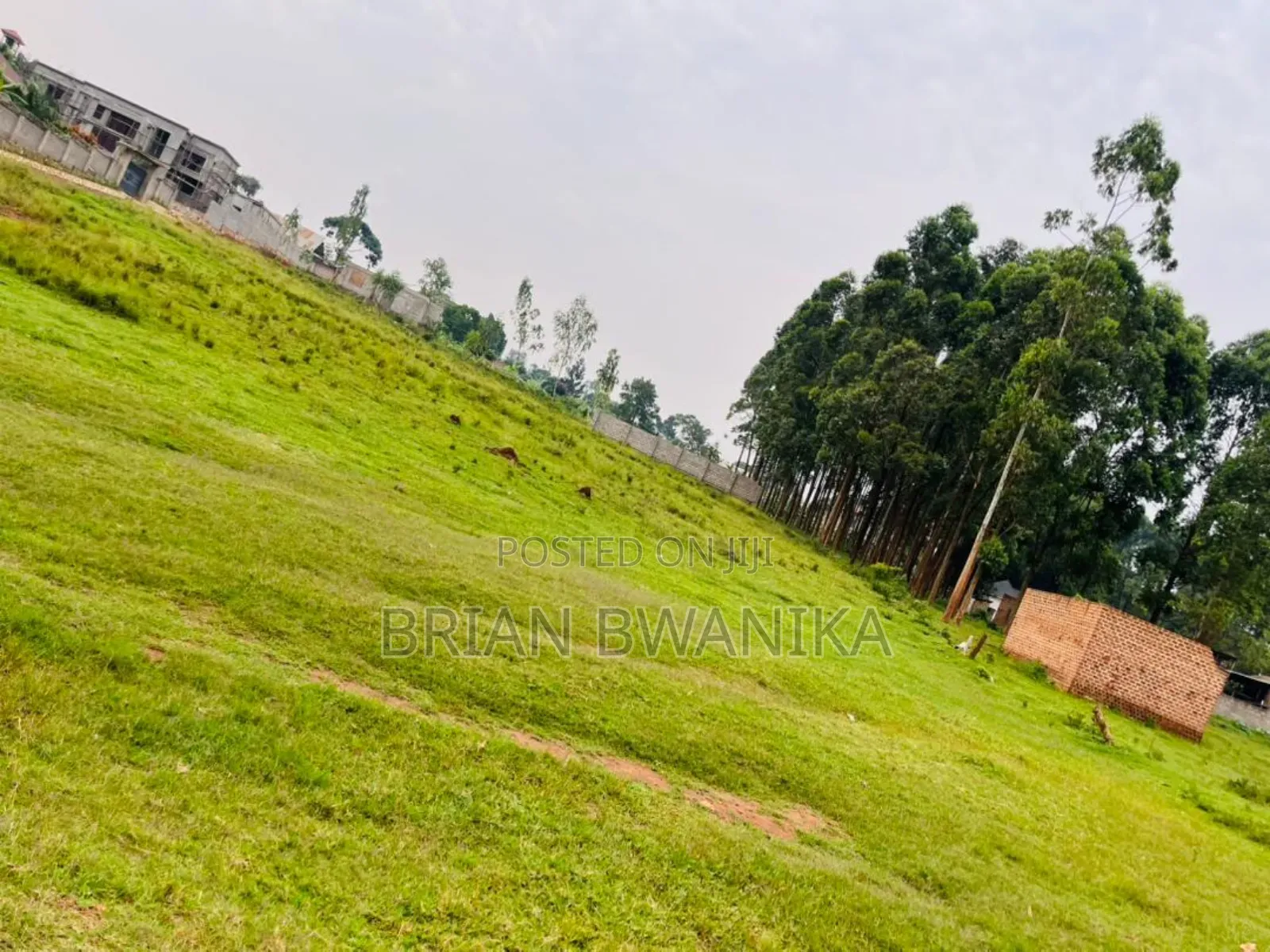50*120 Titled Plot of Land in Nakwero Along Gayaza Road, 200m Away