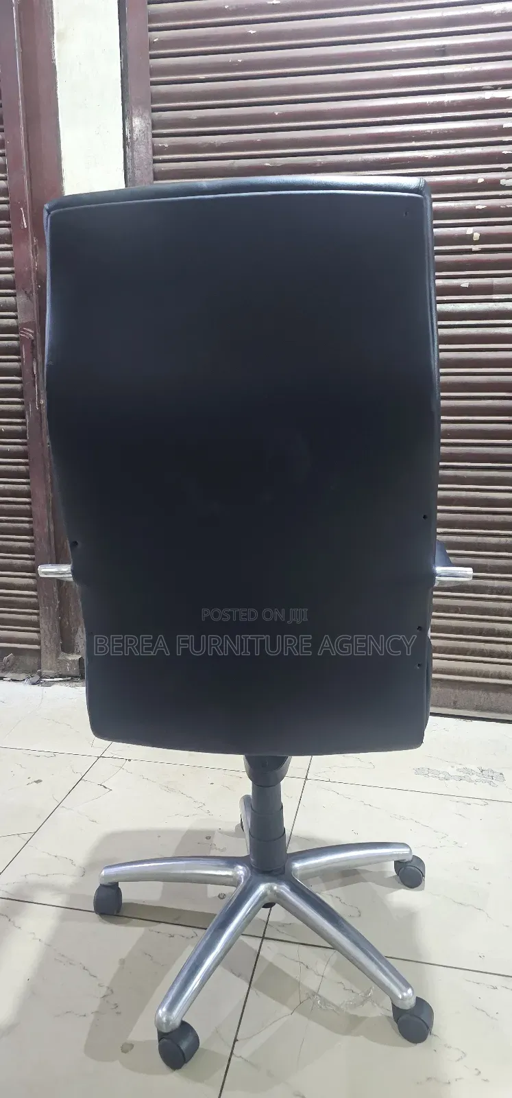 Pure Leather Stylish Executive Chair