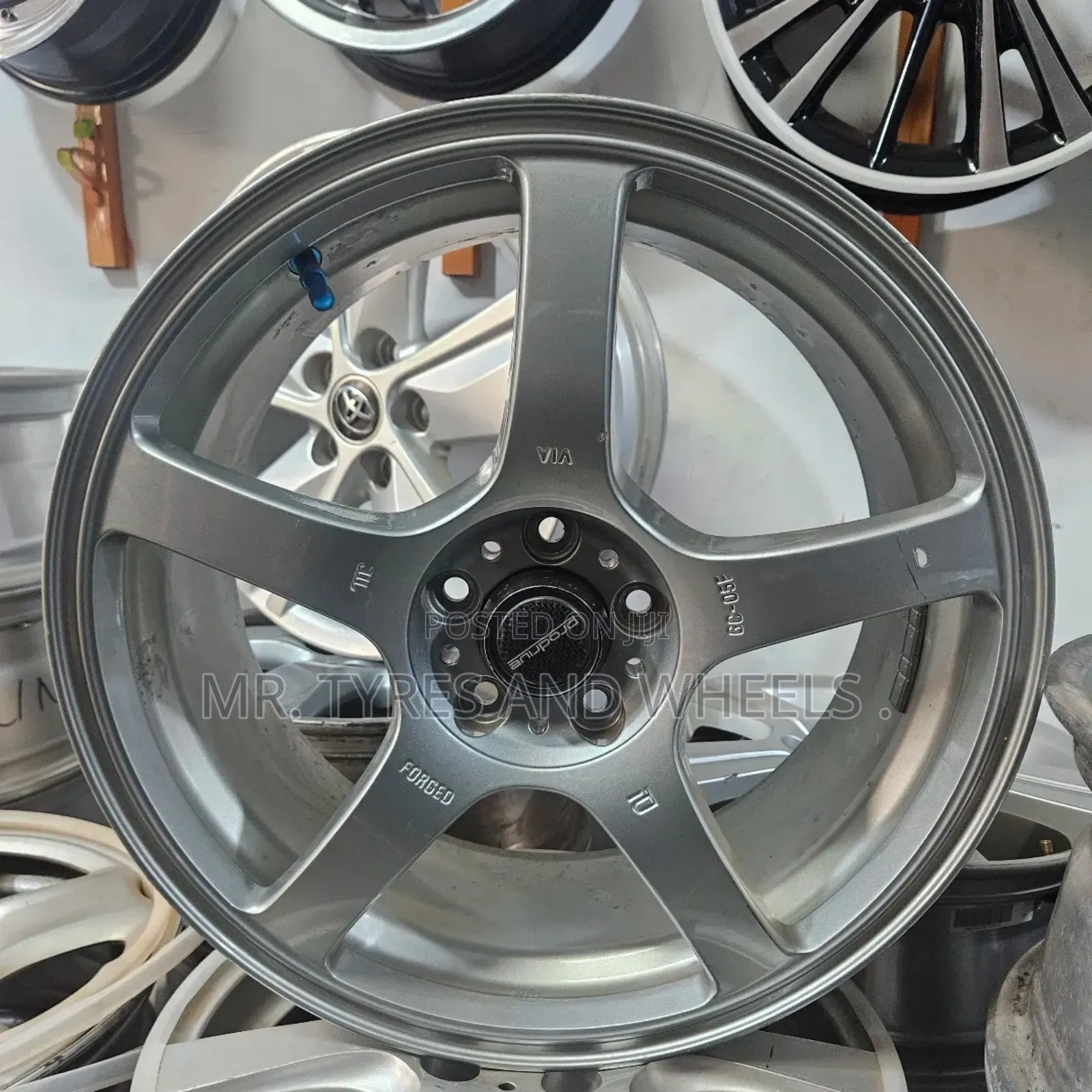 Size 17 From Japan Available To Any Car U Have Nice And Beautiful.