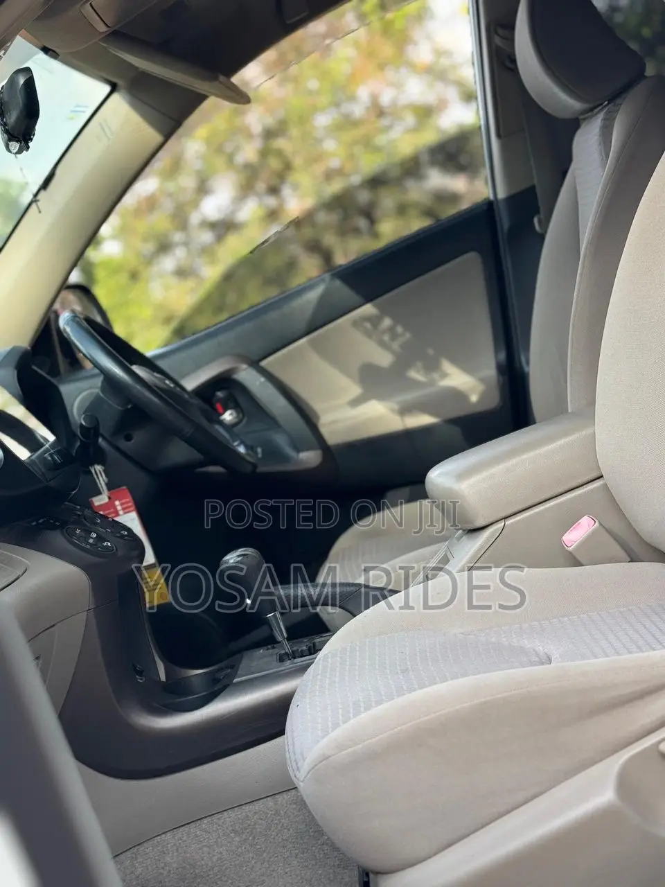 Toyota Vanguard 2010 White