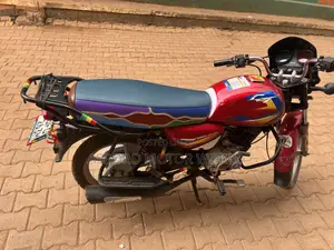 Bajaj CT 125X 2023 Red