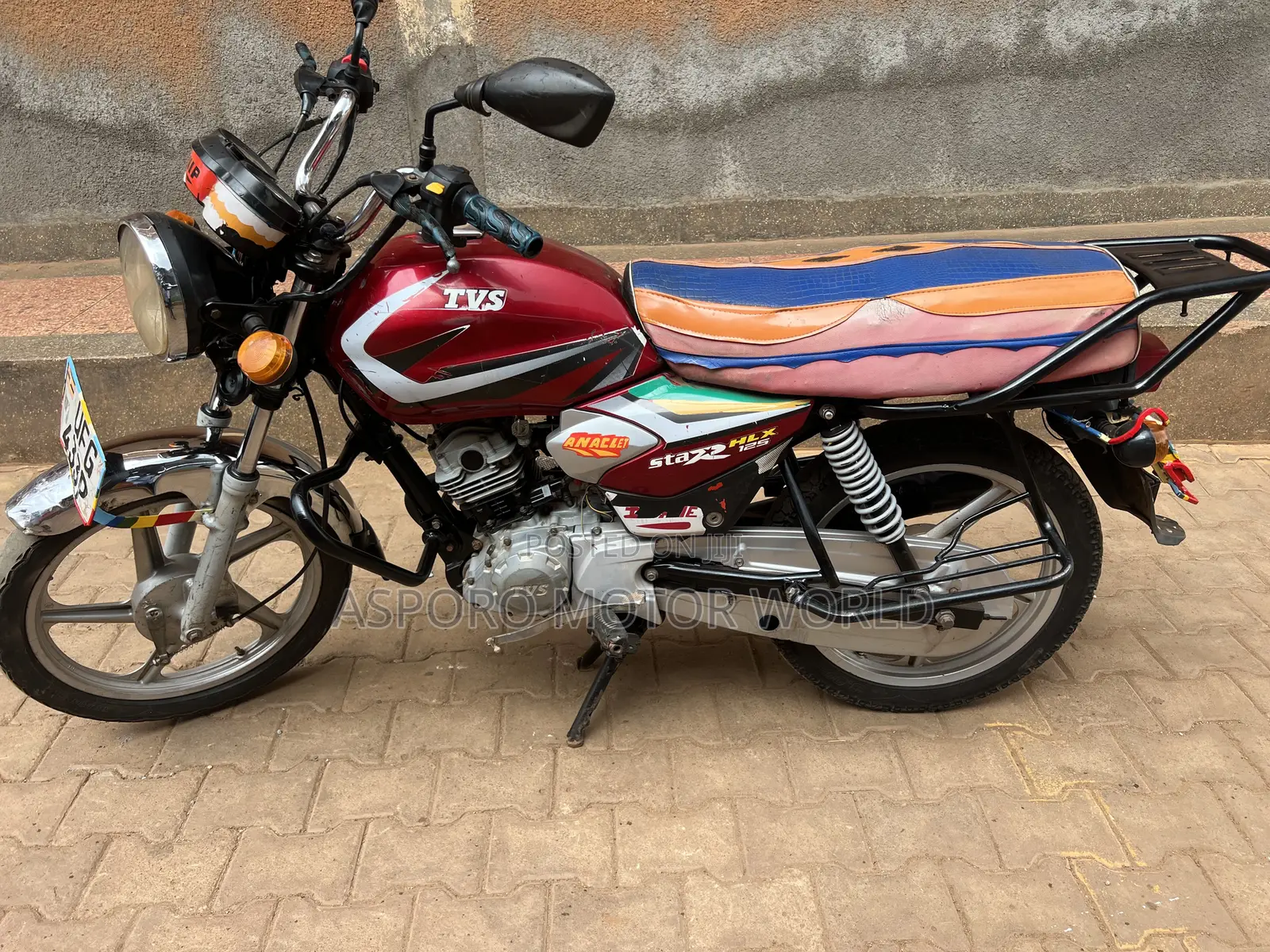 TVS HLX 125 2022 Red