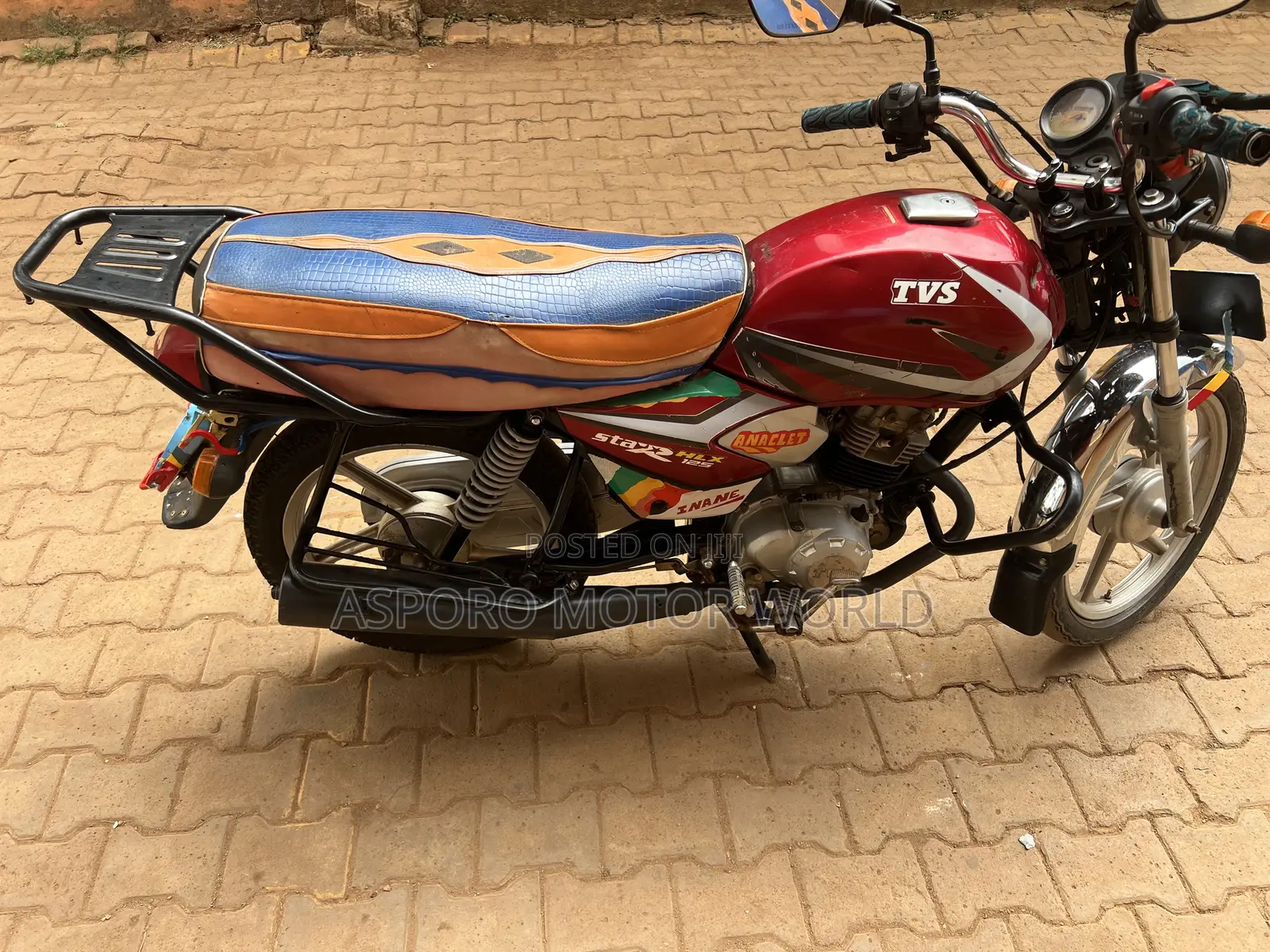 TVS HLX 125 2022 Red