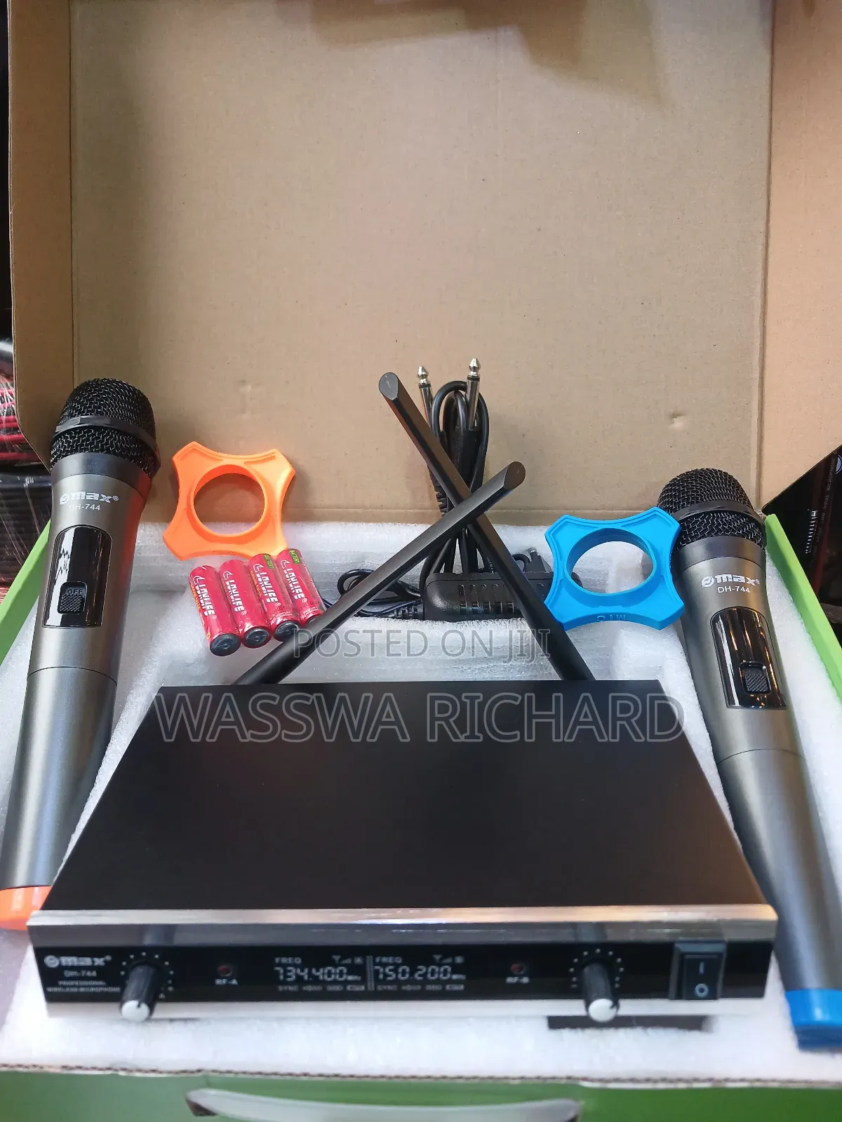 Omax Dh 744 Wireless Microphone