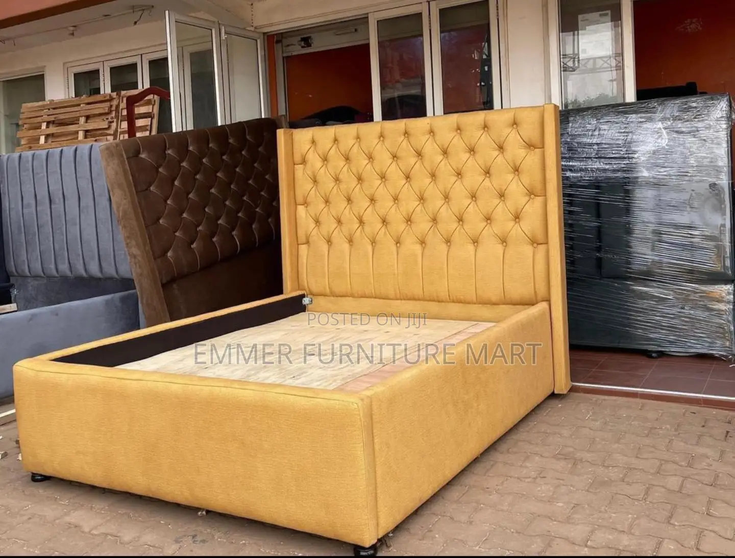 5x6 Velvet Bed