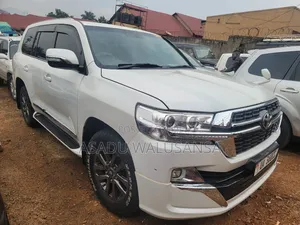 Toyota Land Cruiser 2013 White