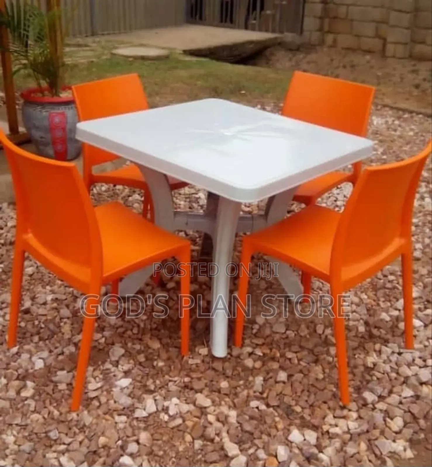 Ottoman Plastic Table and Chairs Set for Restaurant and Bar Set