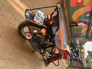 TVS HLX 125 2022 Red
