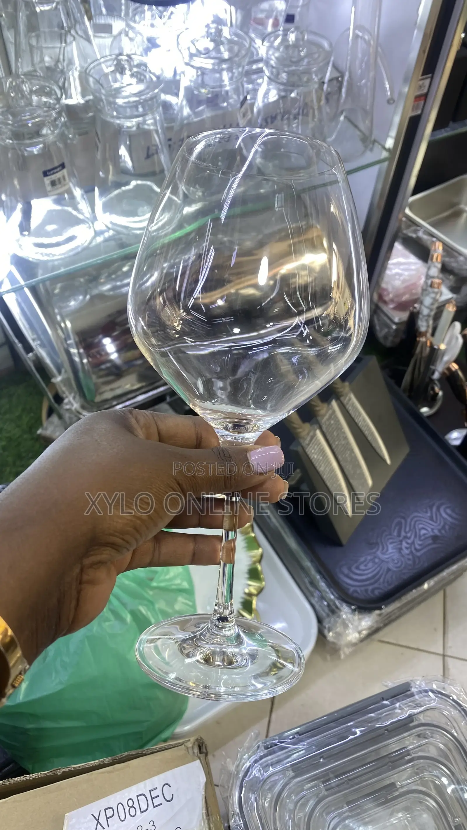 A Set of 6pcs Wine Glasses