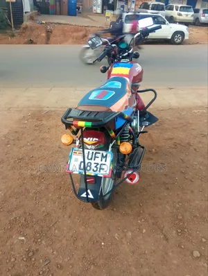 TVS HLX 125 2022 Red
