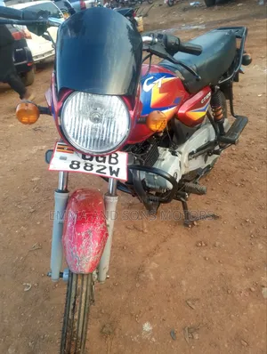 Bajaj Boxer 125 2024 Red