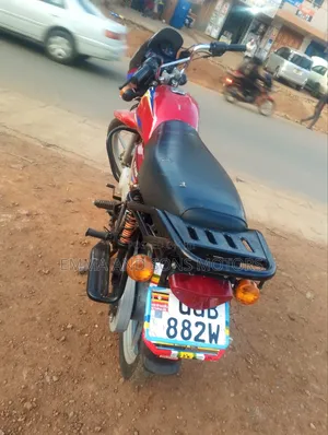 Bajaj Boxer 125 2024 Red