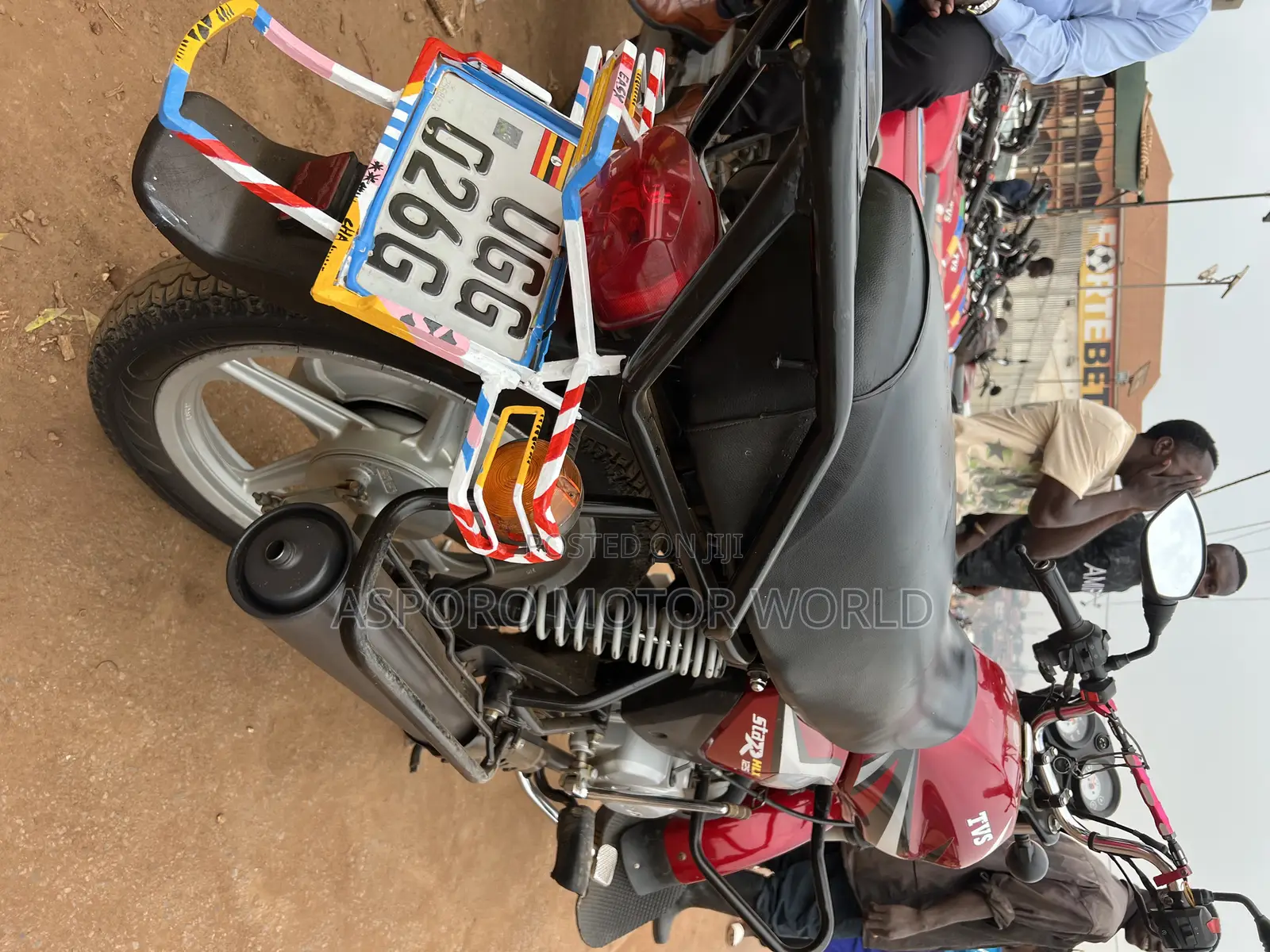 TVS HLX 125 2024 Red