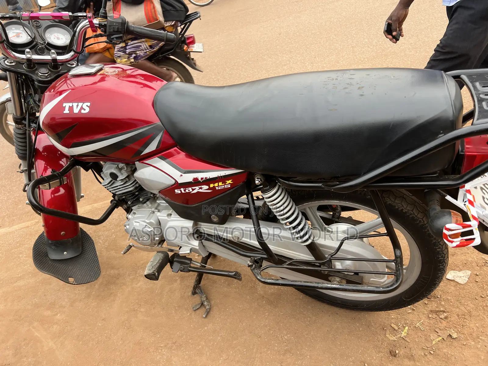TVS HLX 125 2024 Red