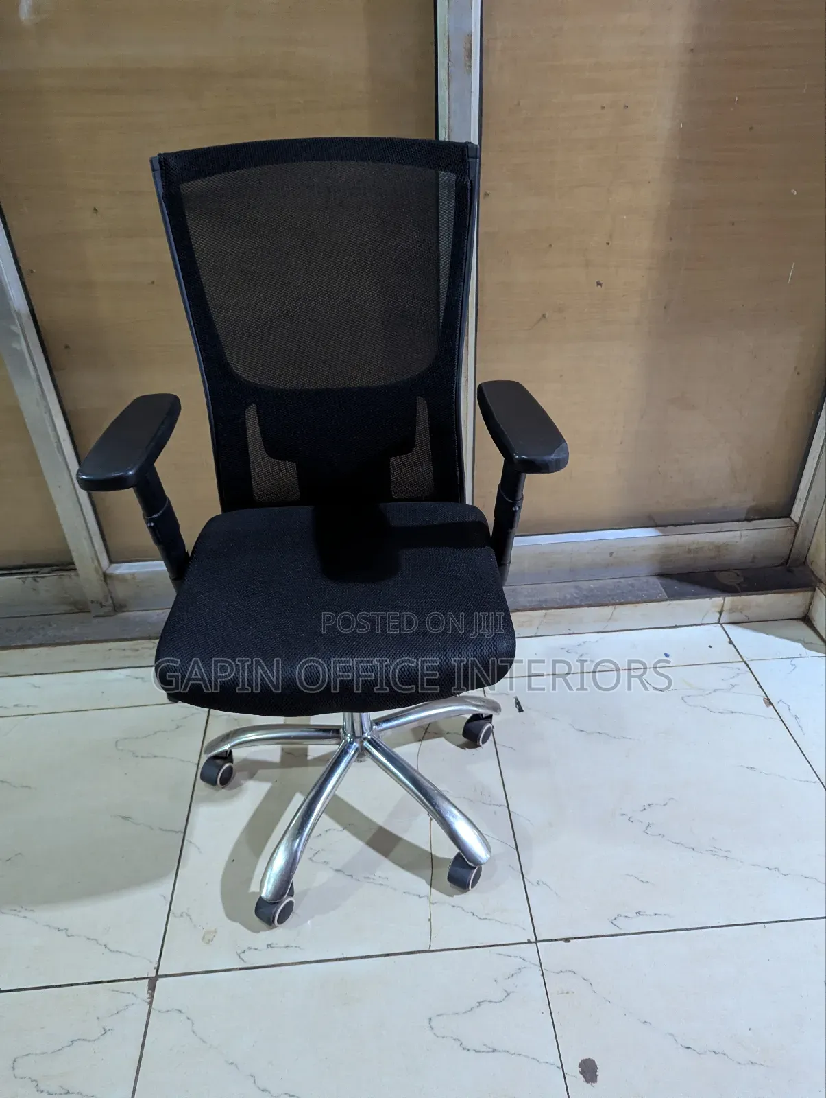 Reclining and Adjustable Mesh Back Office Chair Ready for Derivery