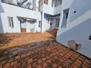 5bdrm House in Bukoto Street, Central Division for sale