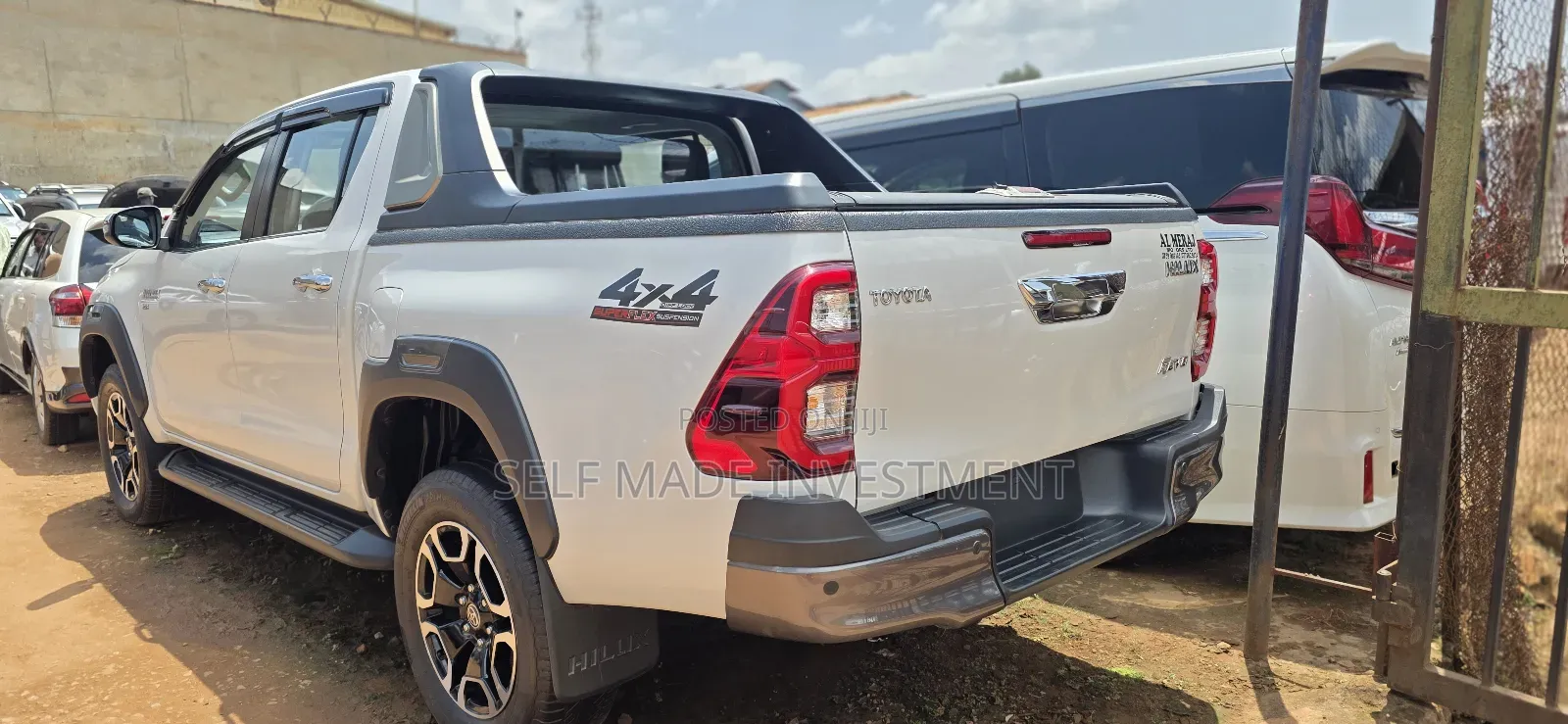 Toyota Hilux 2025 White