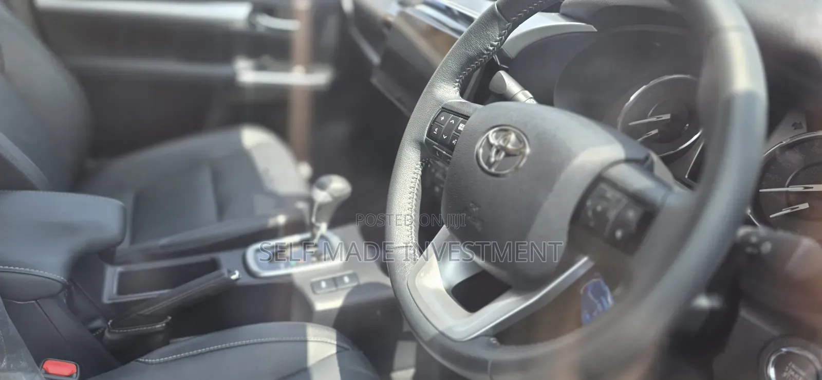 Toyota Hilux 2025 White