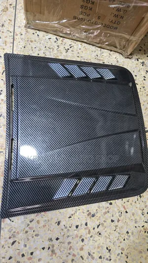 Universal Car Hood Vent With Carbon Fiber Pattern