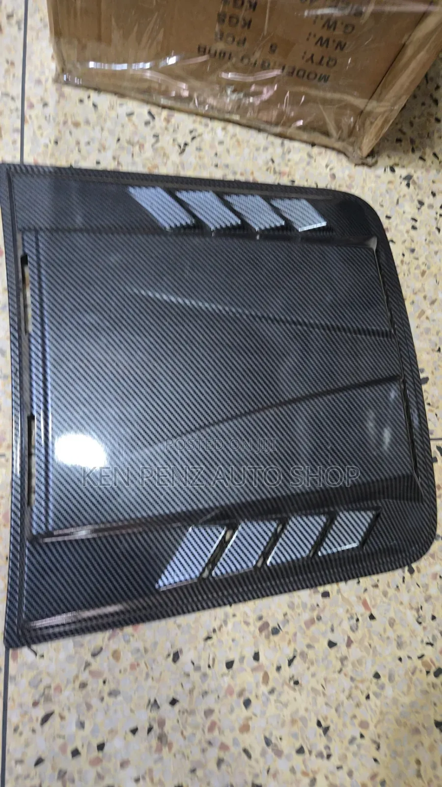 Universal Car Hood Vent With Carbon Fiber Pattern