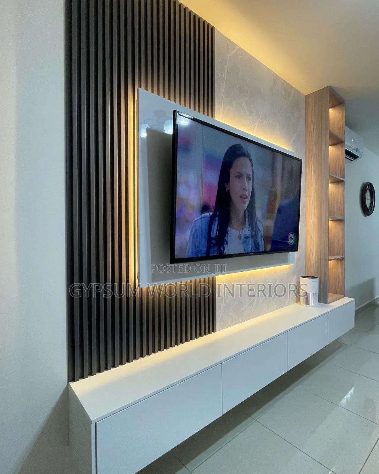 Tv Unit Wall Paneled in Livingroom