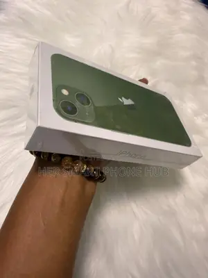 New Apple iPhone 13 128 GB Green