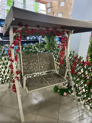 Outdoor Shade Swinging Chair
