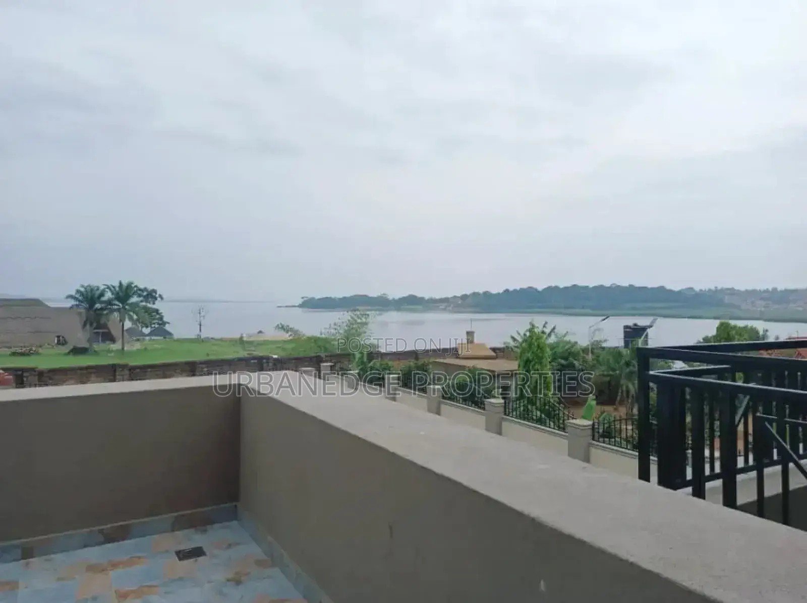 7bdrm Mansion in Muyenga, Central Division for rent