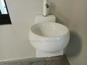 7bdrm Mansion in Muyenga, Central Division for rent