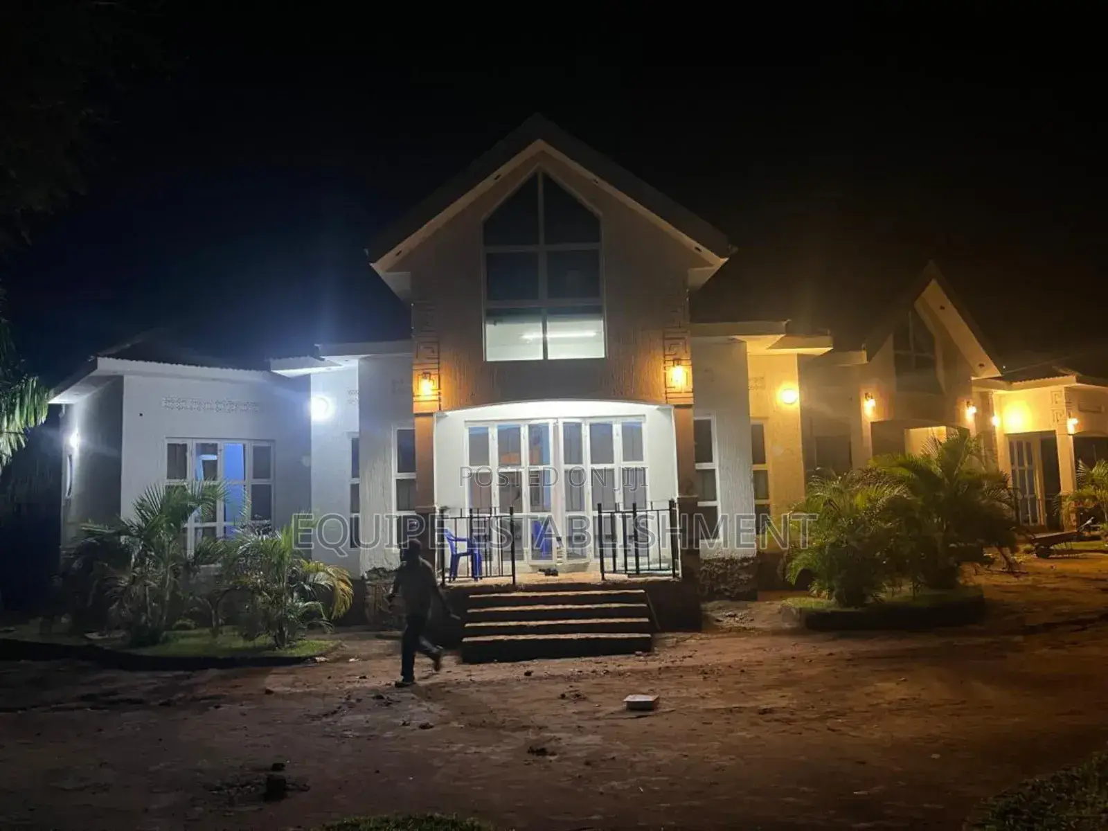 Furnished 16bdrm Mansion in Equipe Establishment, Goma for rent