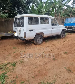 Toyota Land Cruiser 70 1989 White