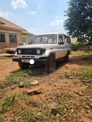 Toyota Land Cruiser 70 1989 White