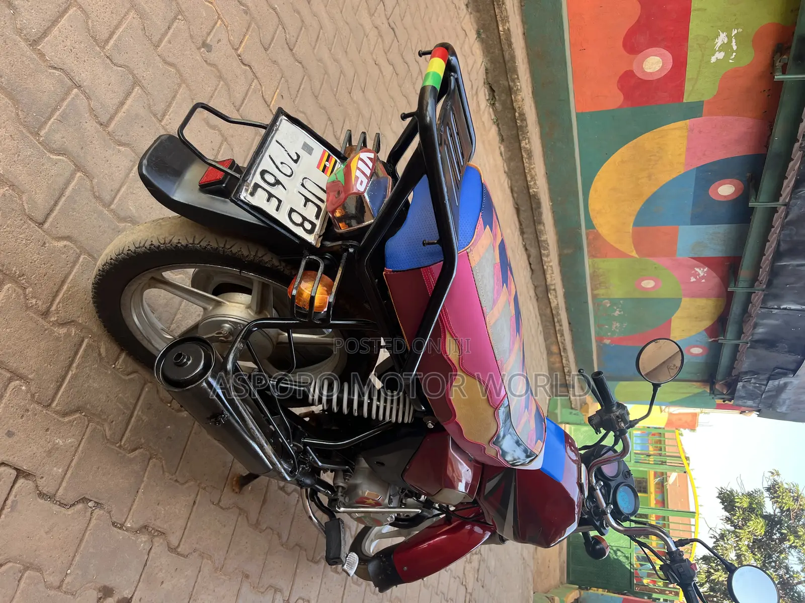 TVS HLX 125 2022 Red