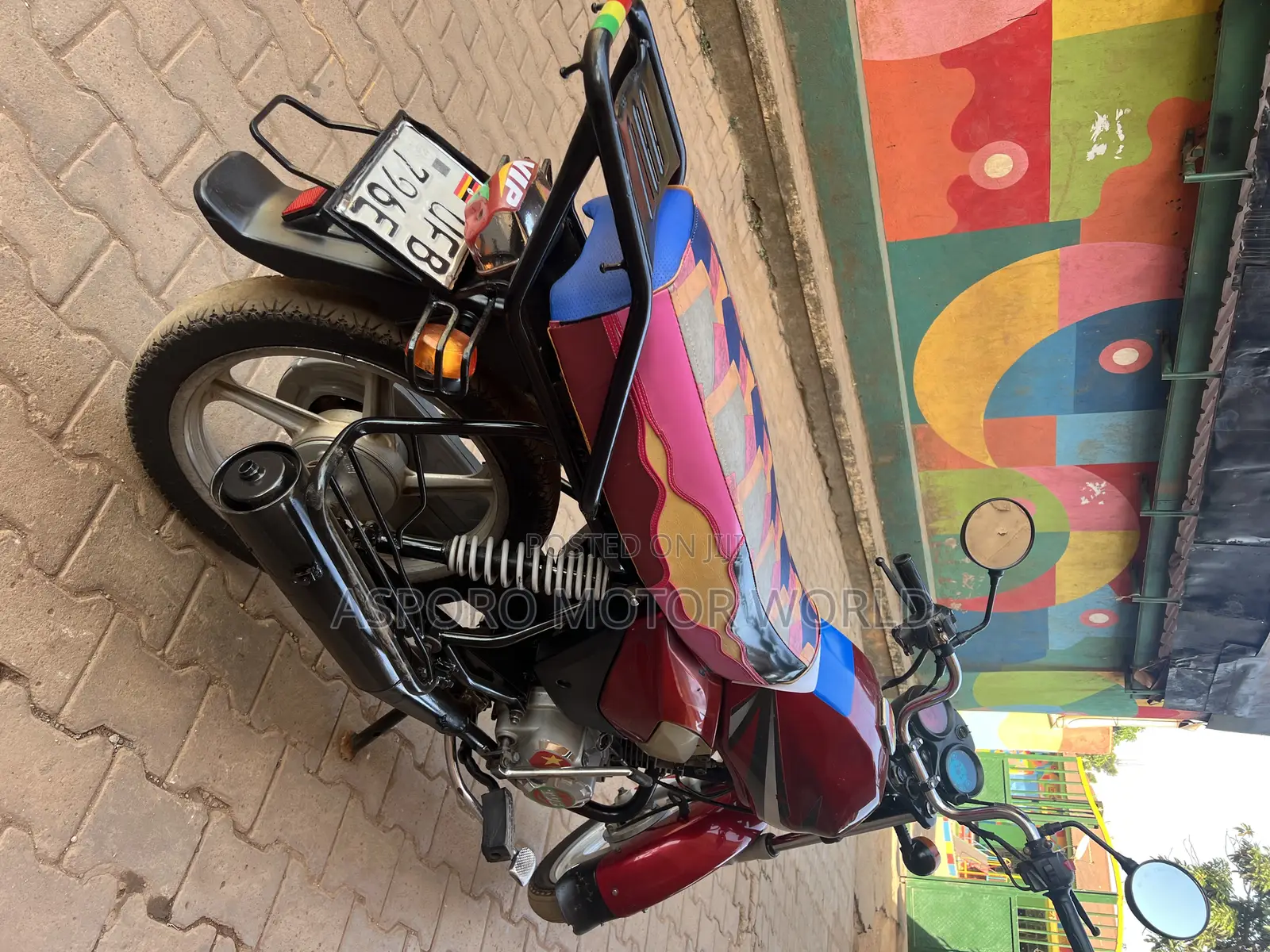 TVS HLX 125 2022 Red