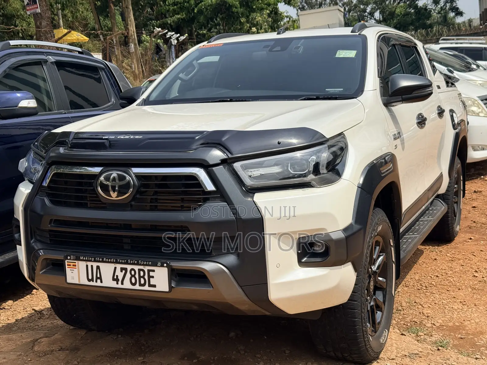 Toyota Hilux 2022 White