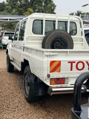 Toyota Land Cruiser 2017 White