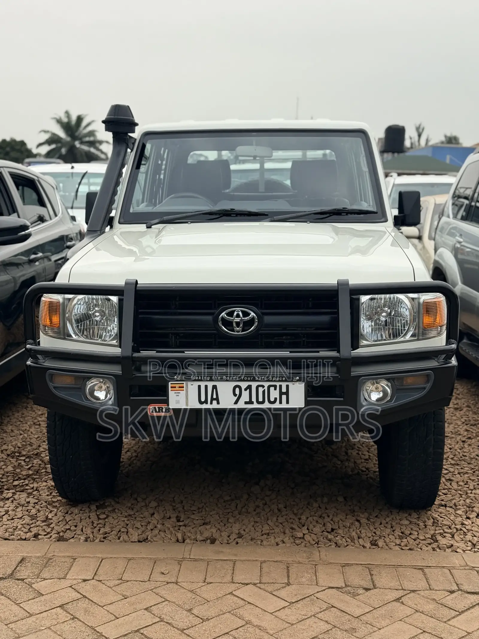 Toyota Land Cruiser 2017 White