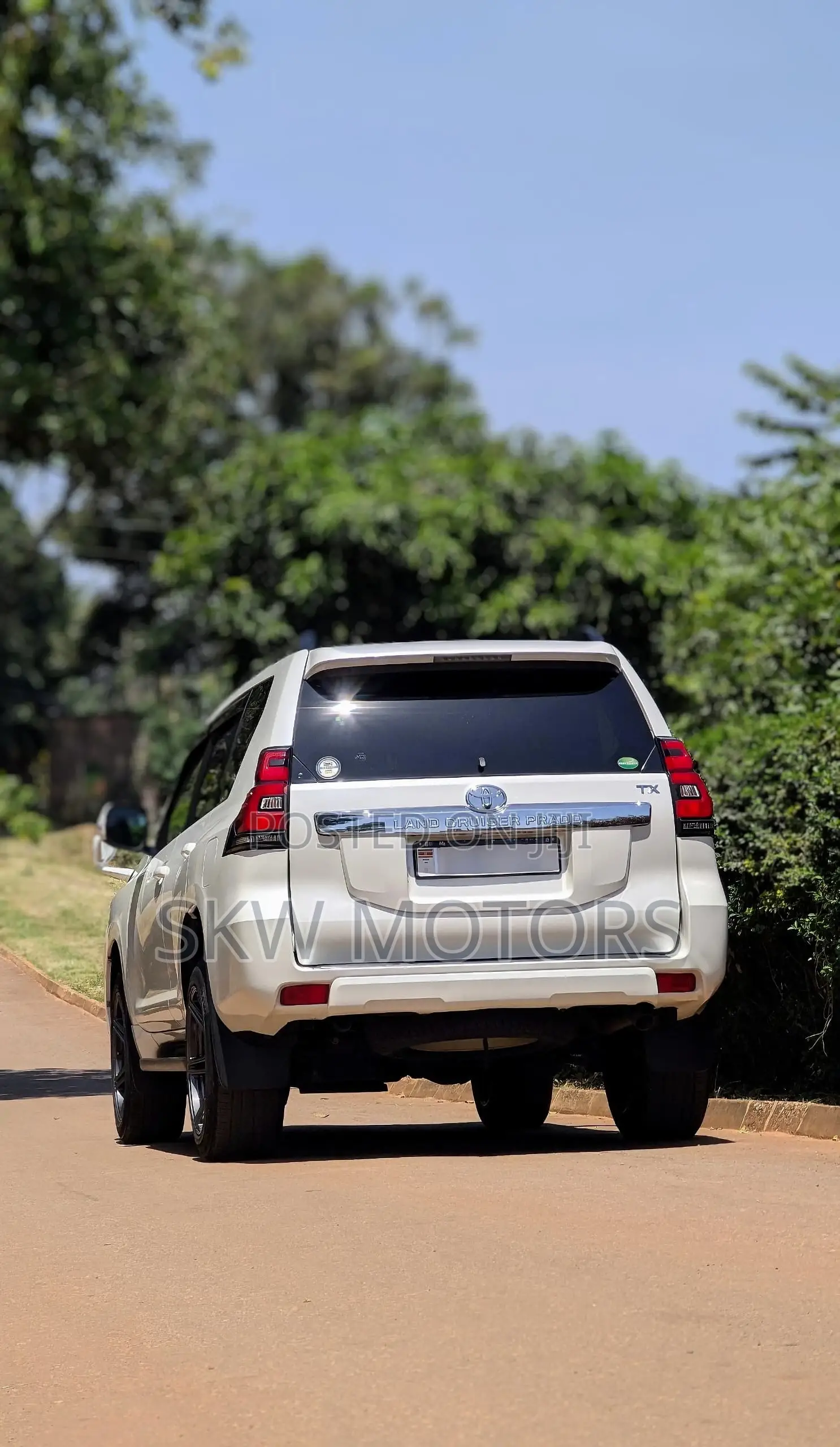 Toyota Land Cruiser Prado 2017 White