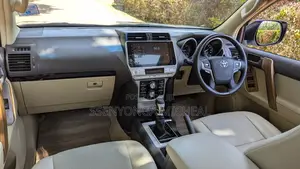 Toyota Land Cruiser Prado 2017 White