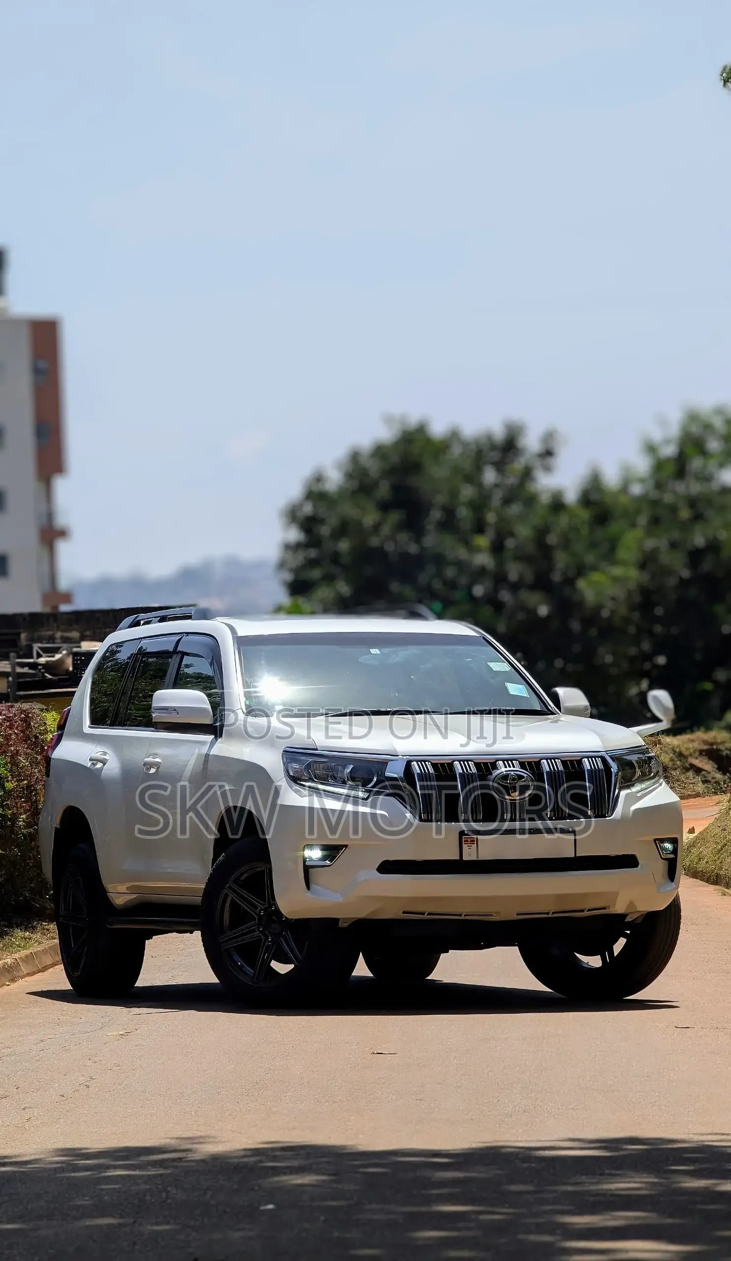 Toyota Land Cruiser Prado 2017 White