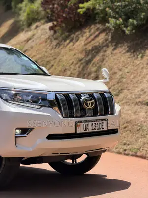 Toyota Land Cruiser Prado 2017 White