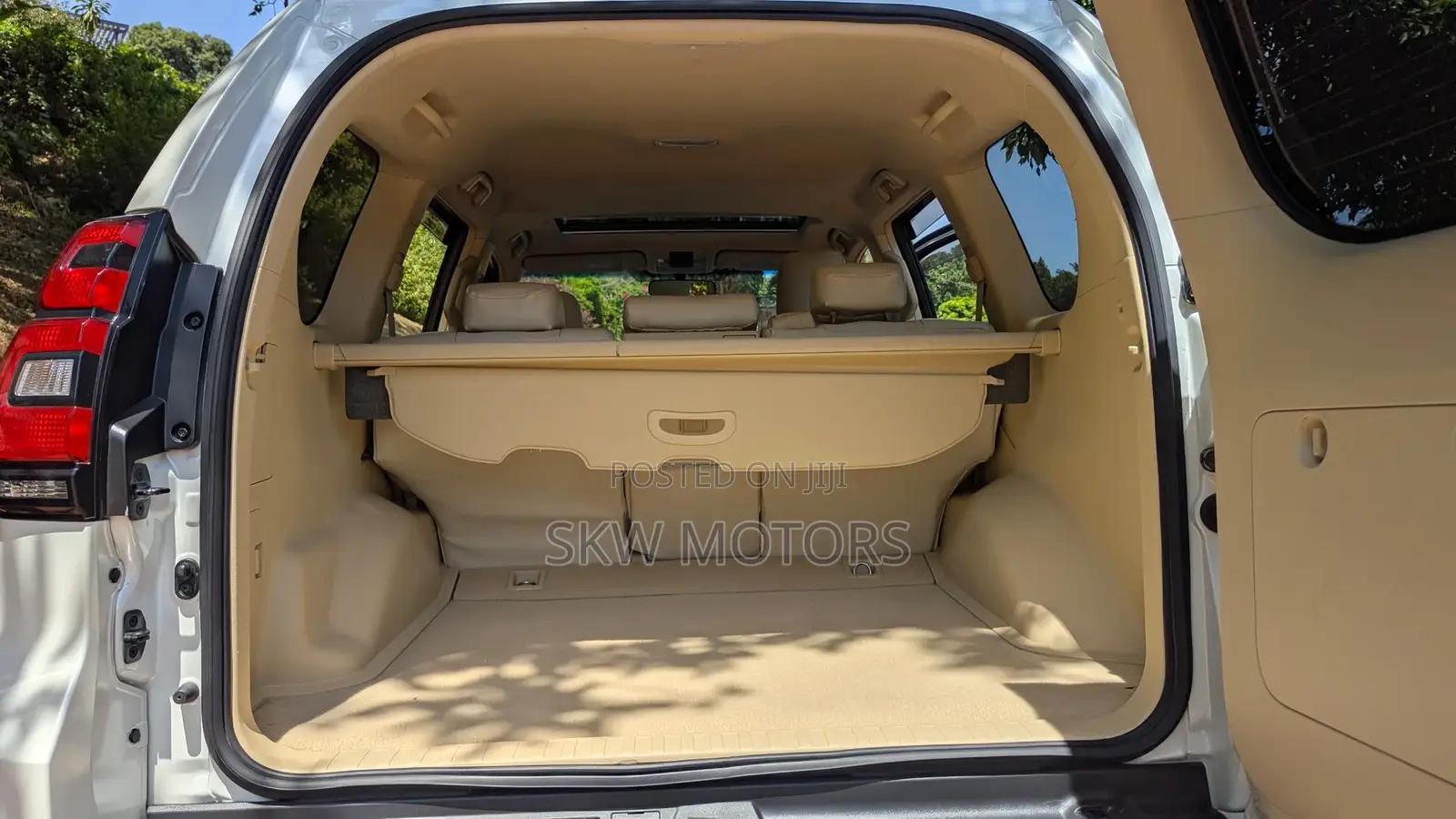 Toyota Land Cruiser Prado 2017 White