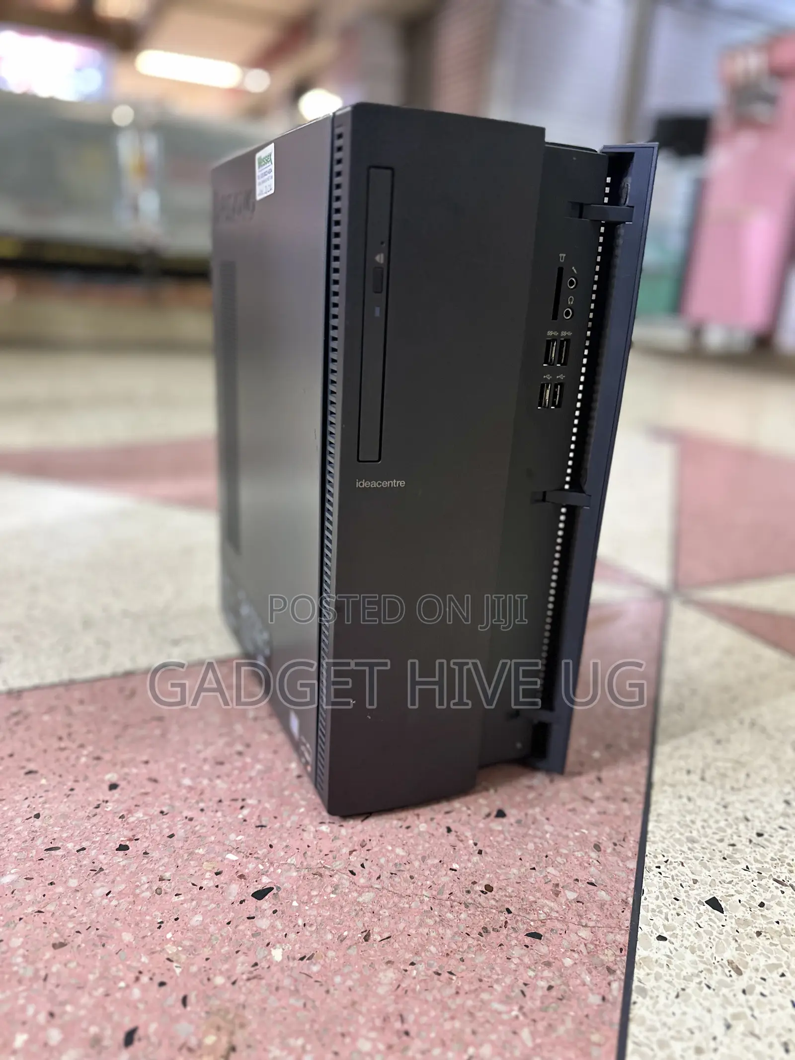 Desktop Computer Lenovo 8GB AMD Ryzen 3 HDD 500GB