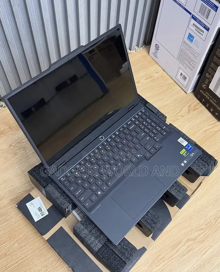New Laptop Lenovo Legion 5 32GB Intel Core Ultra 9 SSD 1T