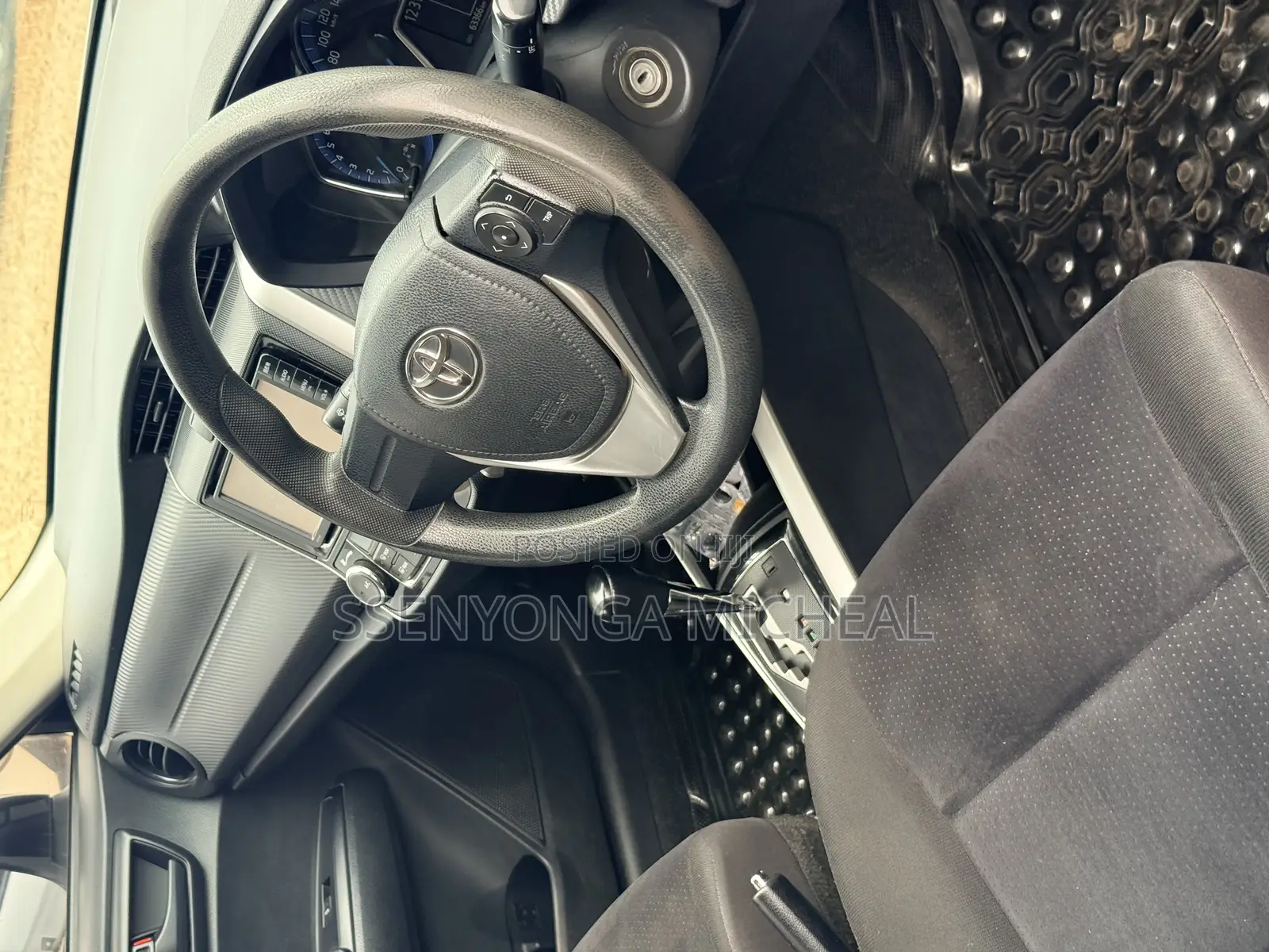 Toyota Corolla Fielder 2014 Silver