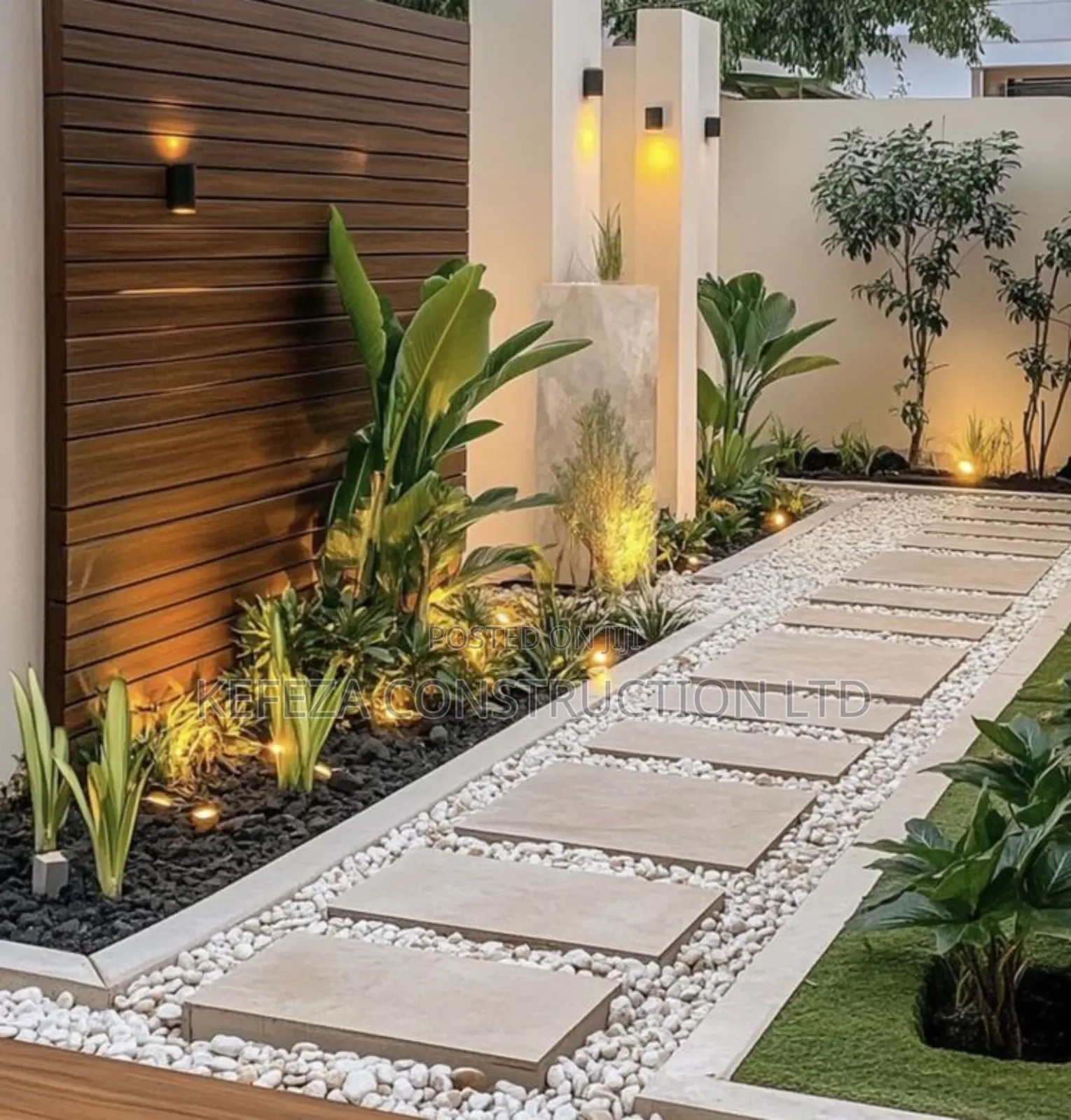 Najjera Back Yard Walk Way